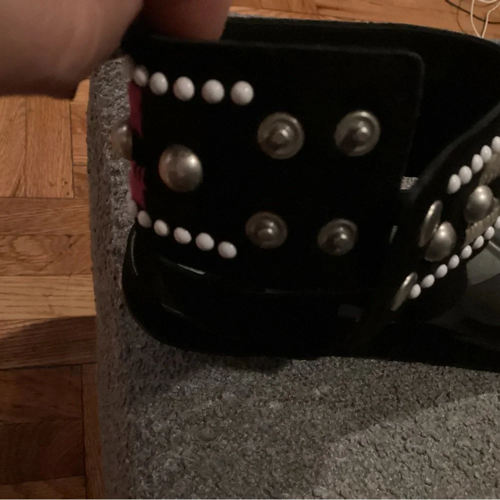 Leather Studded Accents Sandals - Picture 6 of 6